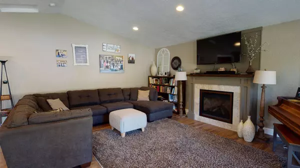 Grants Pass, OR 97527,290 Crestview LOOP