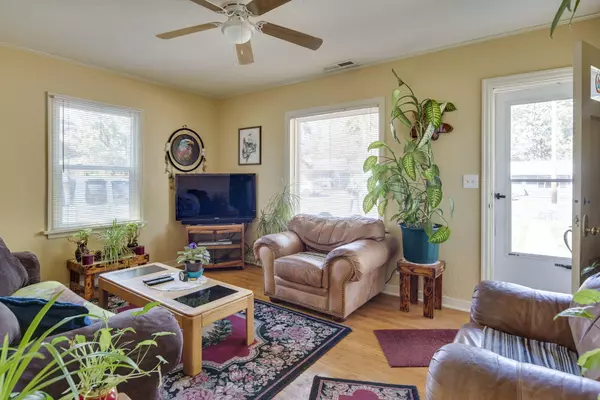 Bend, OR 97701,704 9th ST