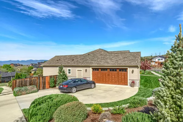 Medford, OR 97504,4432 Vista Pointe DR