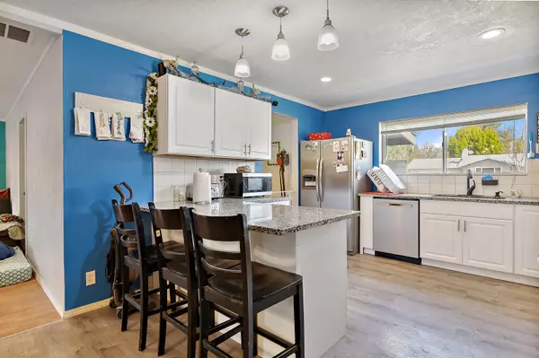 Medford, OR 97504,856 Murphy RD