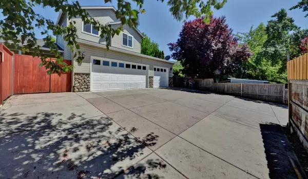 Medford, OR 97504,3034 Colonial AVE