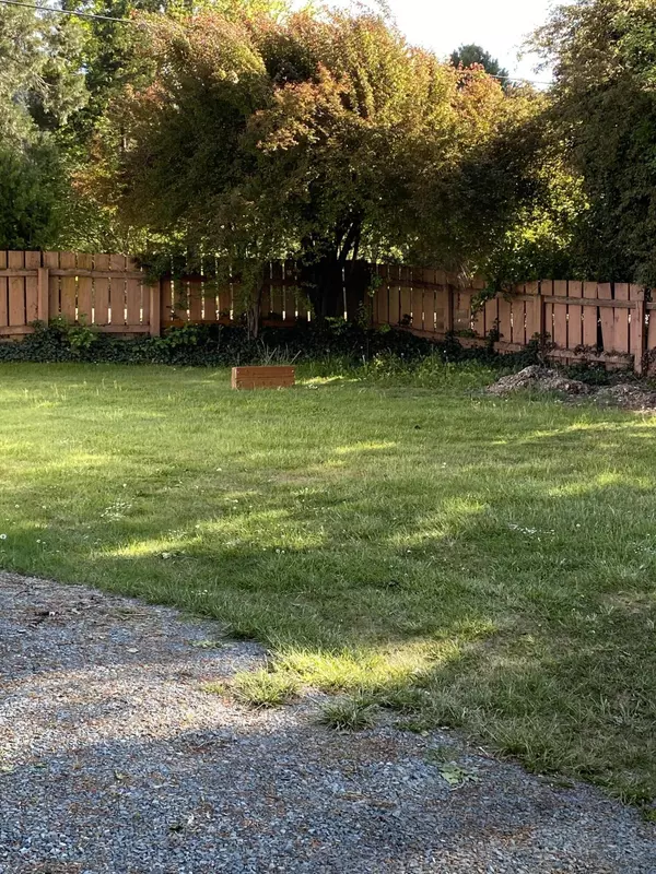 Grants Pass, OR 97527,6700 Rogue River Hwy HWY