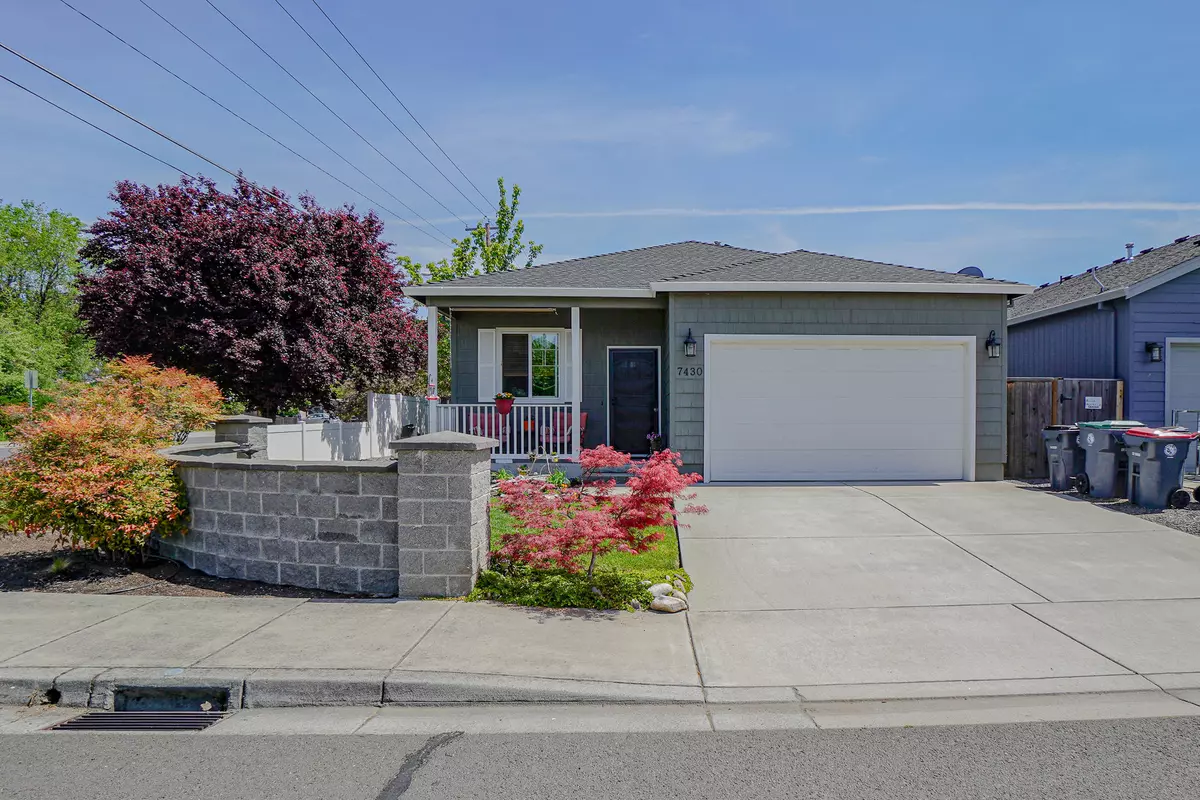 White City, OR 97503,7430 Greystone DR