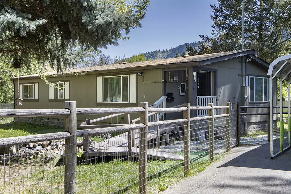 Grants Pass, OR 97527,111 Savage Creek RD