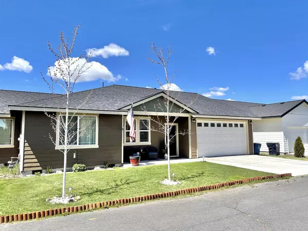 Redmond, OR 97756,2201 Arapahoe CT