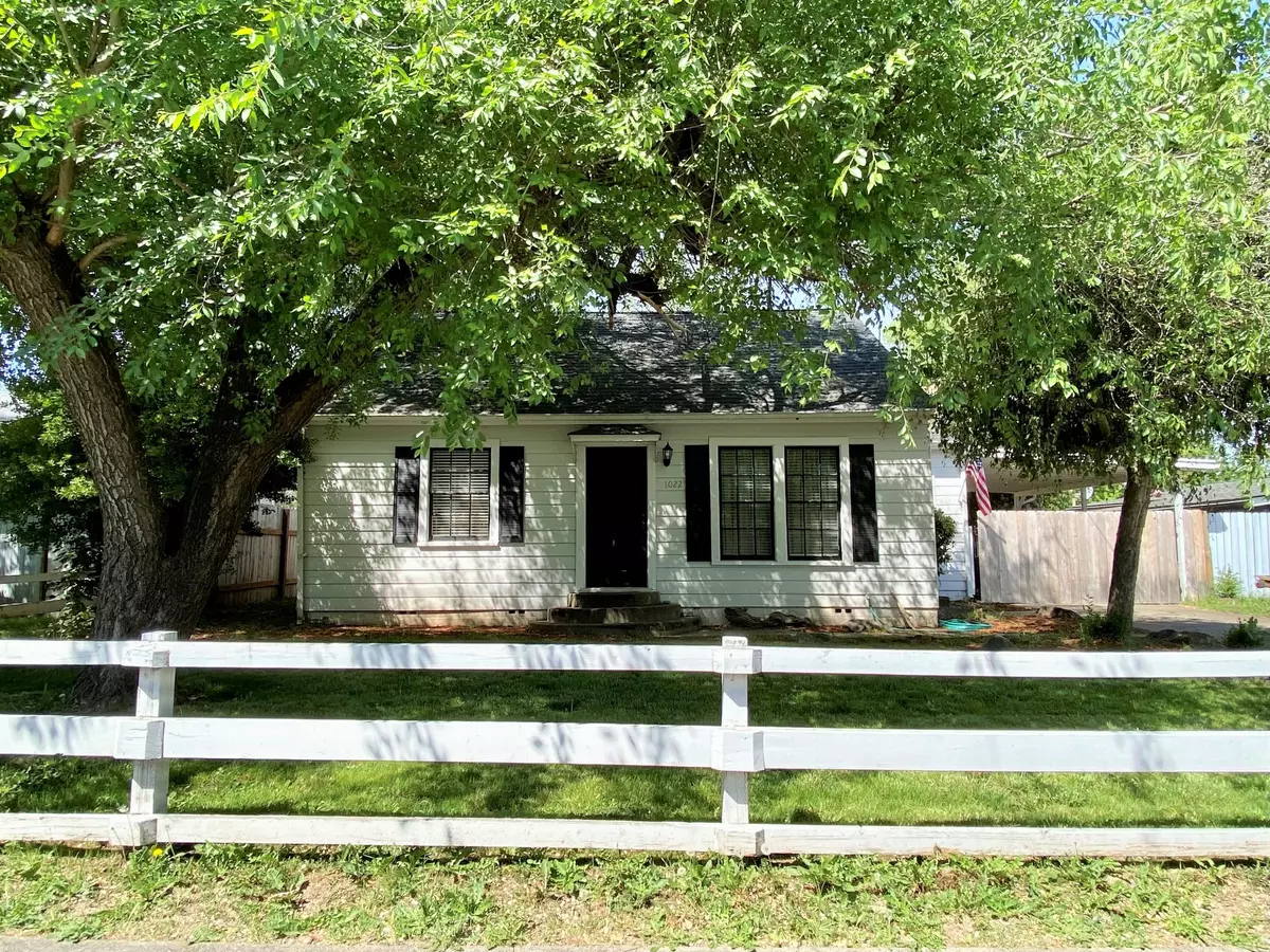 Grants Pass, OR 97526,1022 Rogue DR