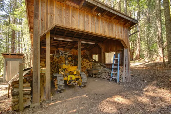 Prospect, OR 97536,836 Ulrich RD