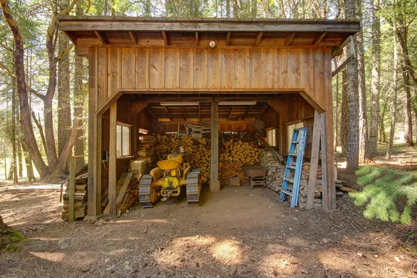 Prospect, OR 97536,836 Ulrich RD