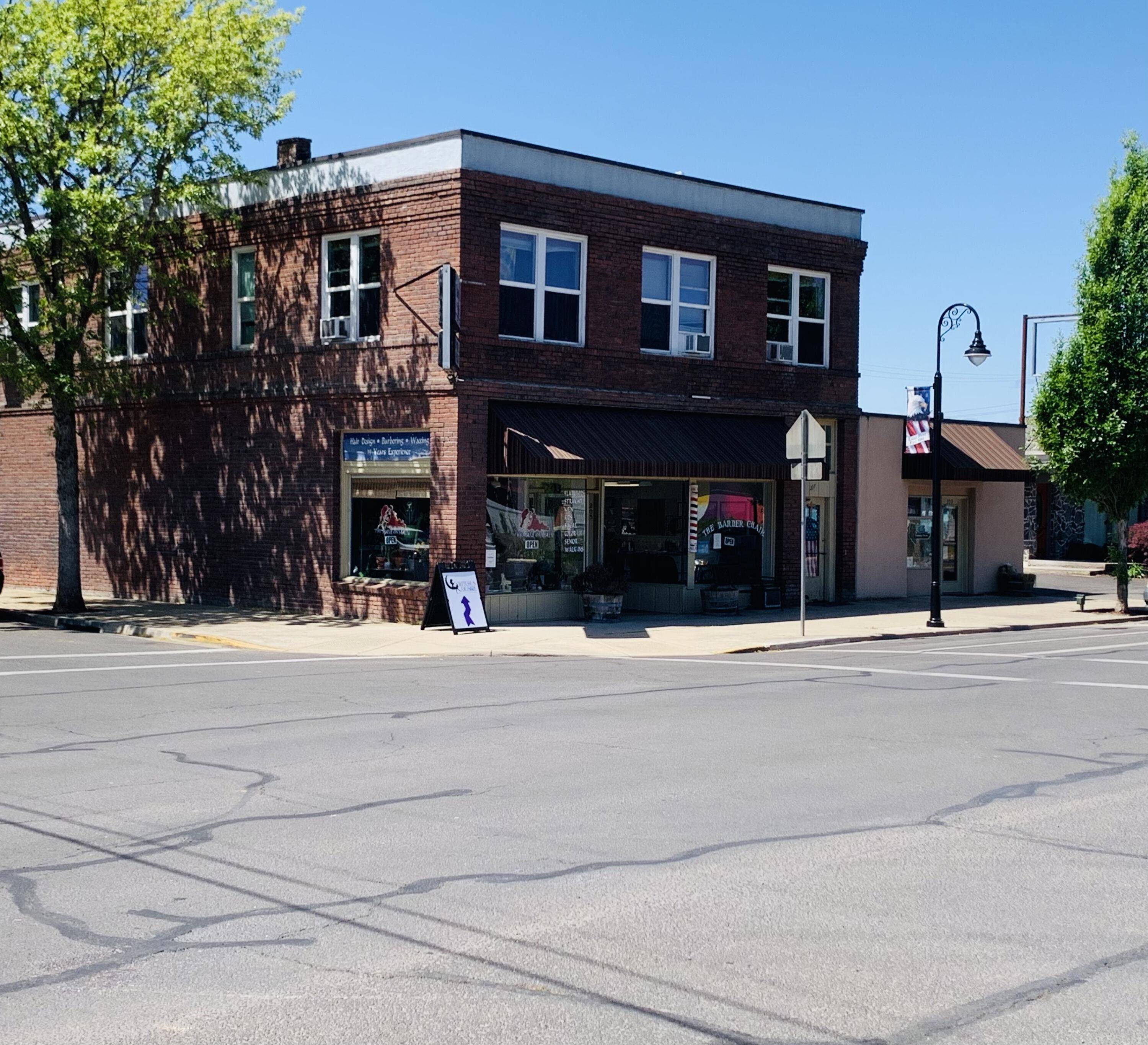 203-209 Main ST, Eagle Point, OR 97524
