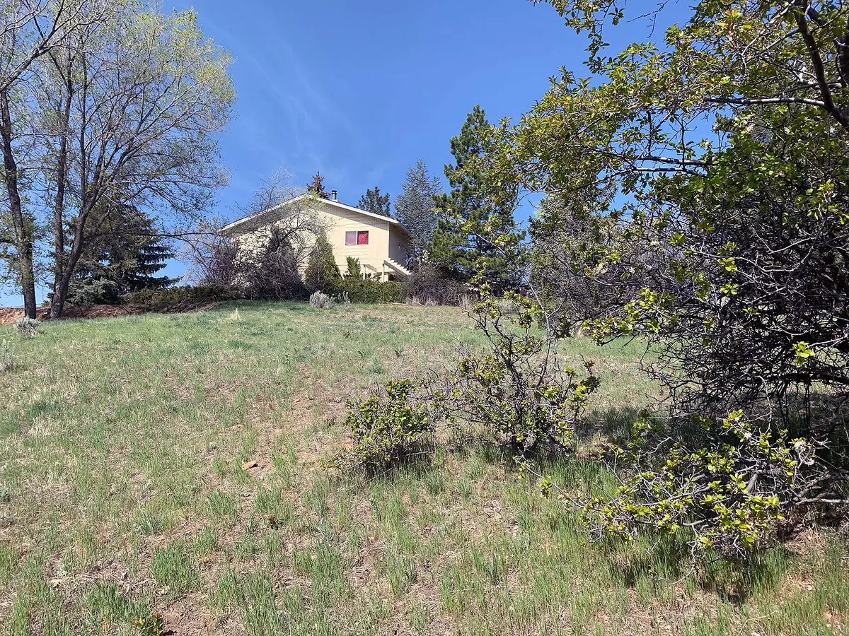 Klamath Falls, OR 97601,98 Ridgecrest DR