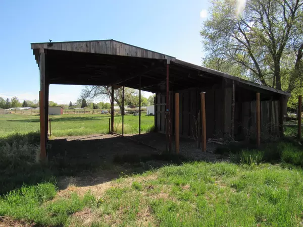 Klamath Falls, OR 97603,5640 Harlan DR