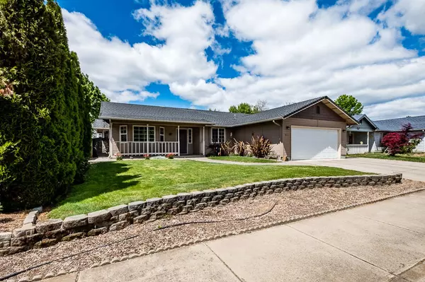 Eagle Point, OR 97524,309 Candis DR