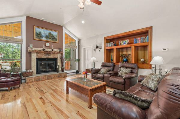 Grants Pass, OR 97526,303 Appaloosa LN