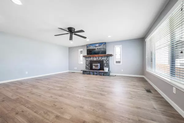Medford, OR 97504,2112 Hill WAY