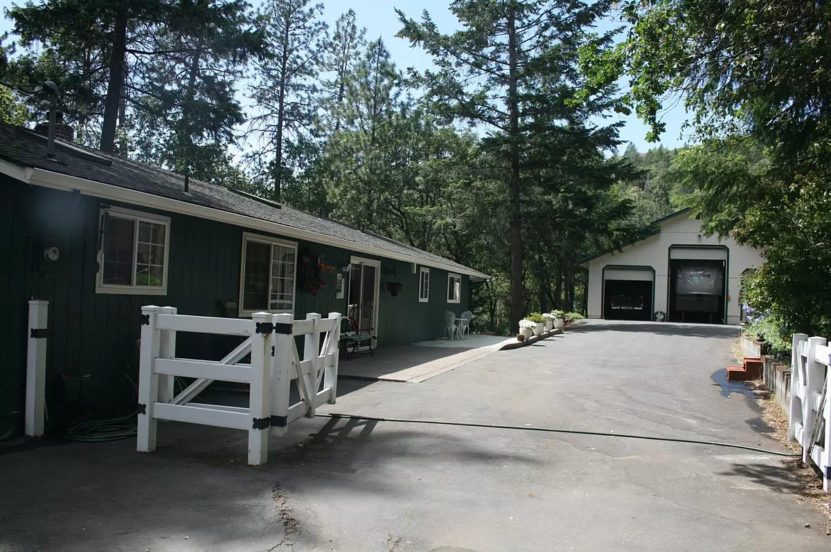 Grants Pass, OR 97526,255 Rancho Vista DR