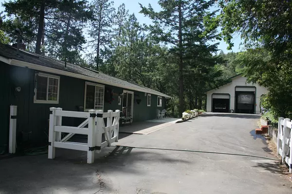 255 Rancho Vista DR, Grants Pass, OR 97526