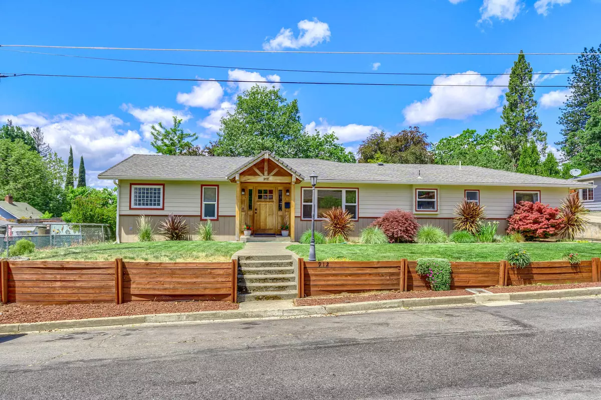 Grants Pass, OR 97526,912 Campus DR
