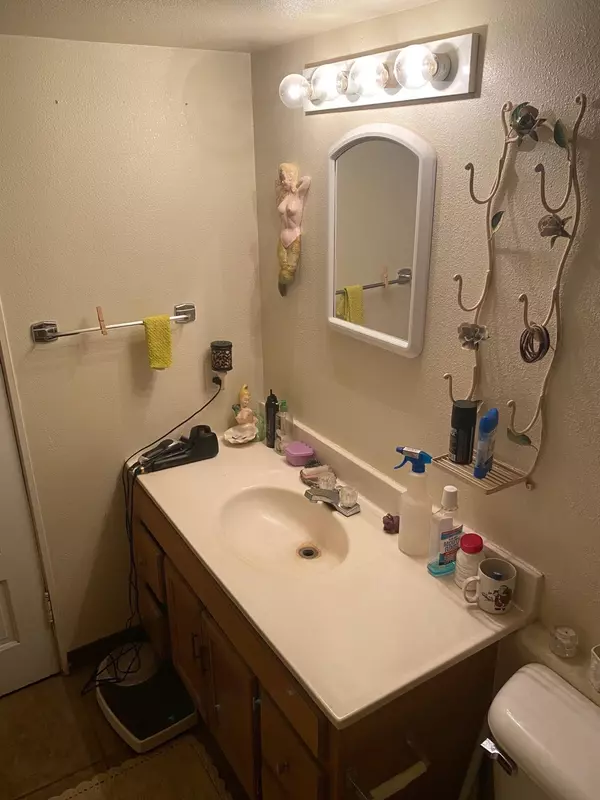 Klamath Falls, OR 97601,238 Martin ST