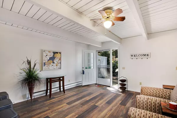 Cave Junction, OR 97523,327-337 Stevenson