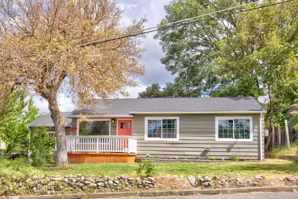 1058 Churchill ST, Grants Pass, OR 97526