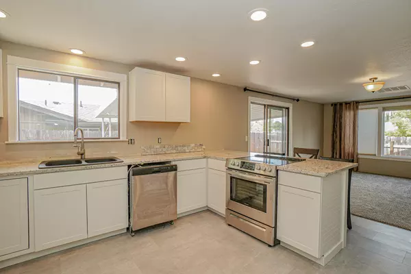 Medford, OR 97504,2959 Pennington DR
