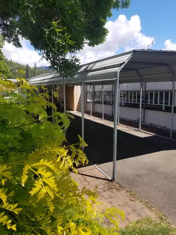 Grants Pass, OR 97526,2325 Highland AVE #SPC 32