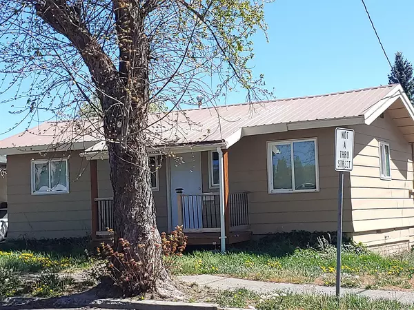 Klamath Falls, OR 97601,2304 Home