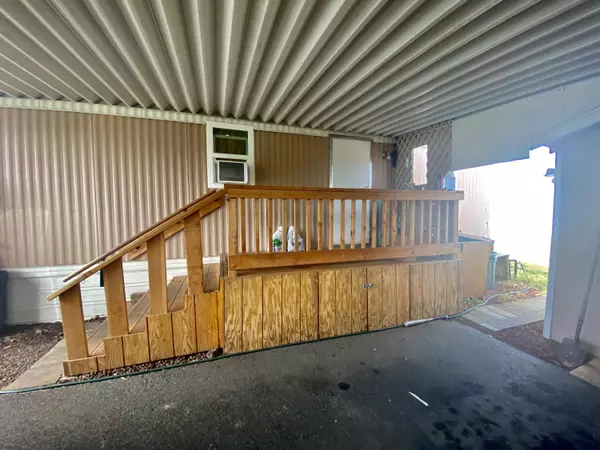 Grants Pass, OR 97527,5076 Leonard RD #SPC 102