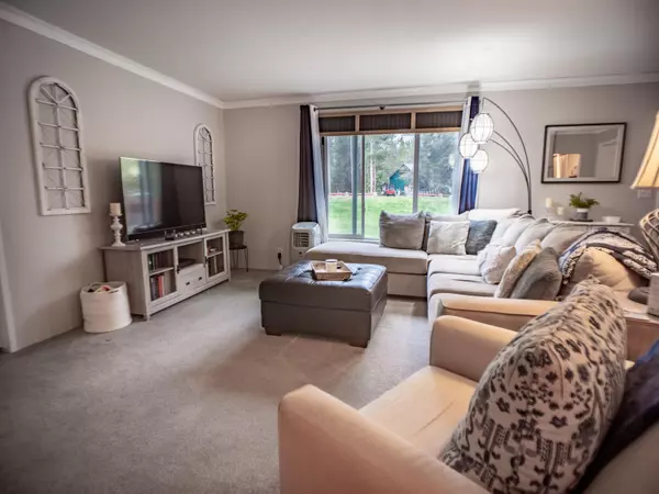 Bend, OR 97707,55536 Gross DR