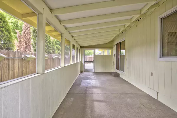 Grants Pass, OR 97527,1353 Abby LN