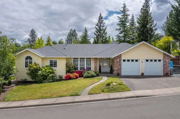 1113 Morgan LN, Grants Pass, OR 97526