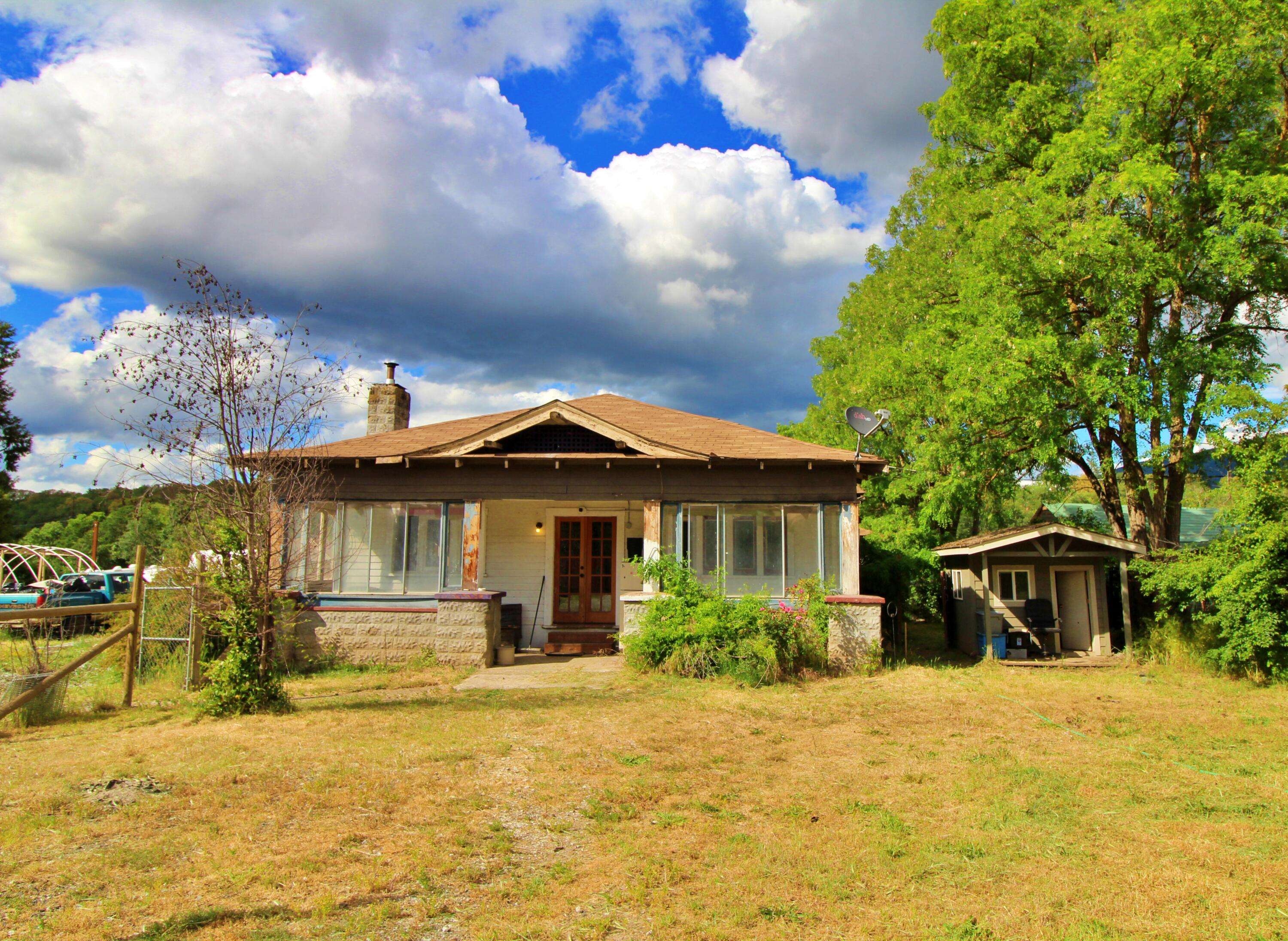 1120 A & B Merlin RD, Grants Pass, OR 97526
