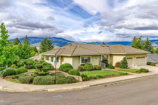 1805 Peachey RD, Ashland, OR 97520