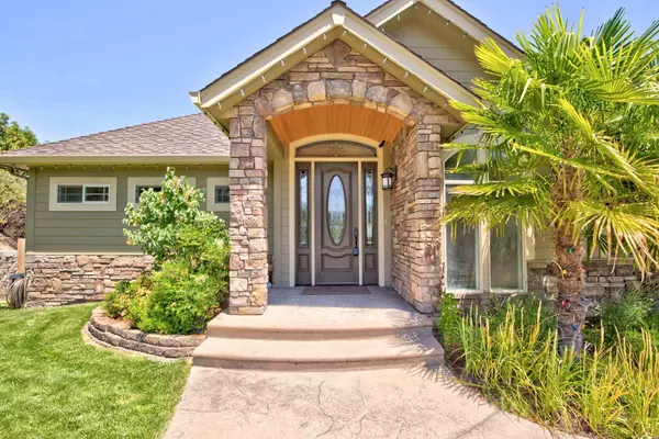 1117 Starlite PL, Grants Pass, OR 97526