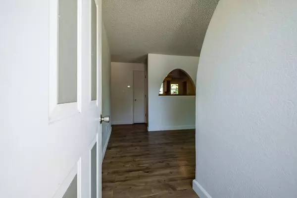 Medford, OR 97501,2931 Far W AVE