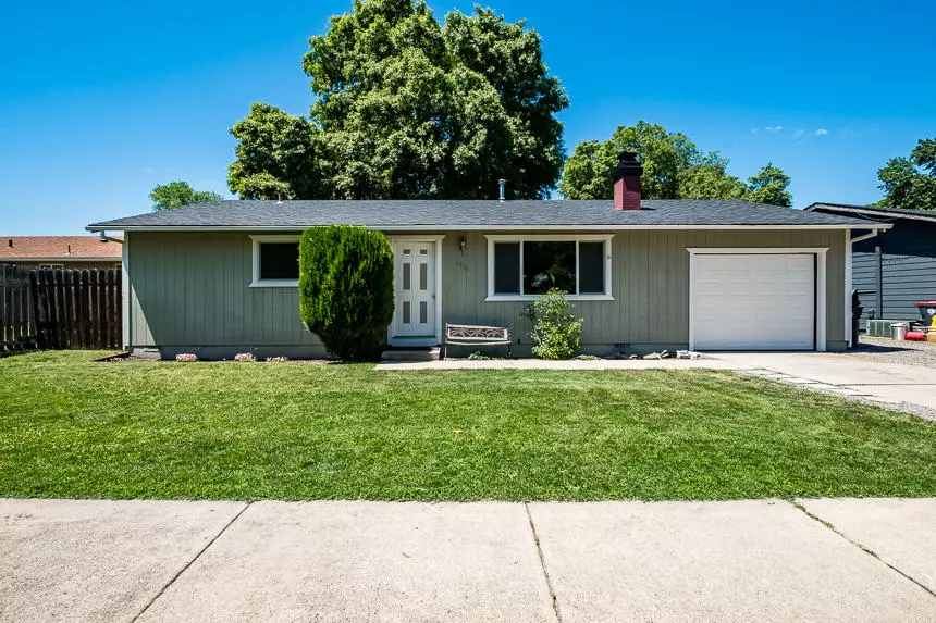 Medford, OR 97501,2931 Far W AVE