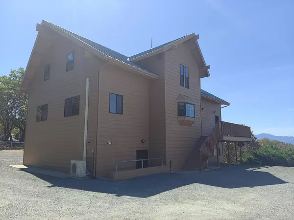 Grants Pass, OR 97526,1171 Plumtree LN