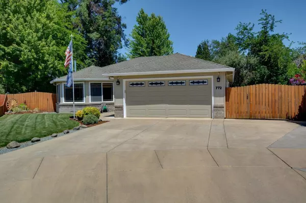 772 Summer Glen DR, Medford, OR 97501