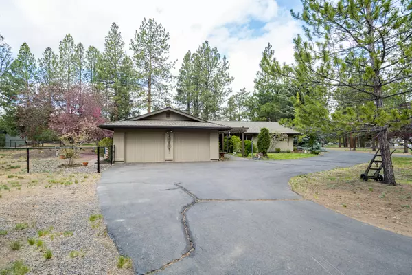 Bend, OR 97702,60020 Ridgeview DR