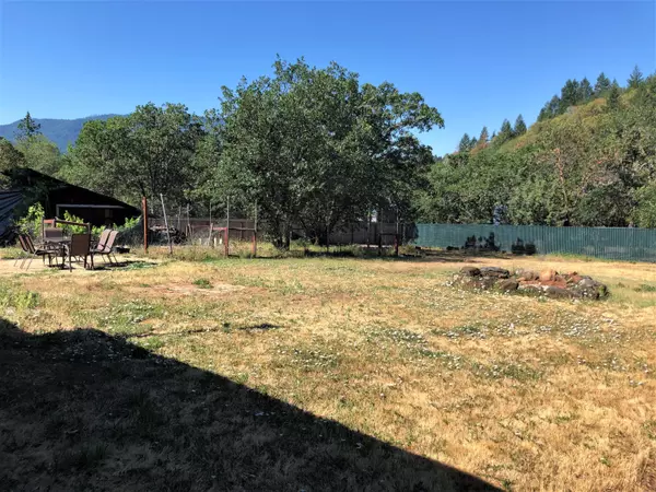 Grants Pass, OR 97527,236 Debra LN