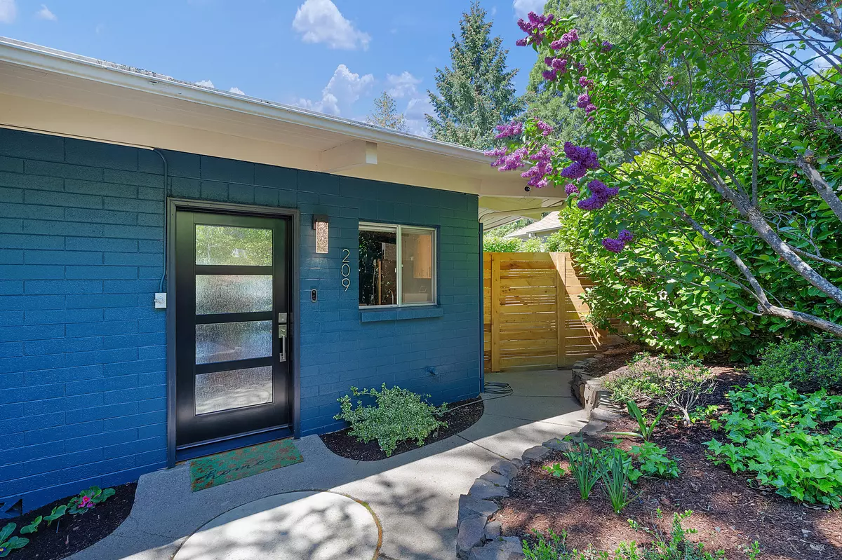Medford, OR 97504,209 Saginaw DR