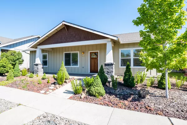 Bend, OR 97702,20612 Songbird LN