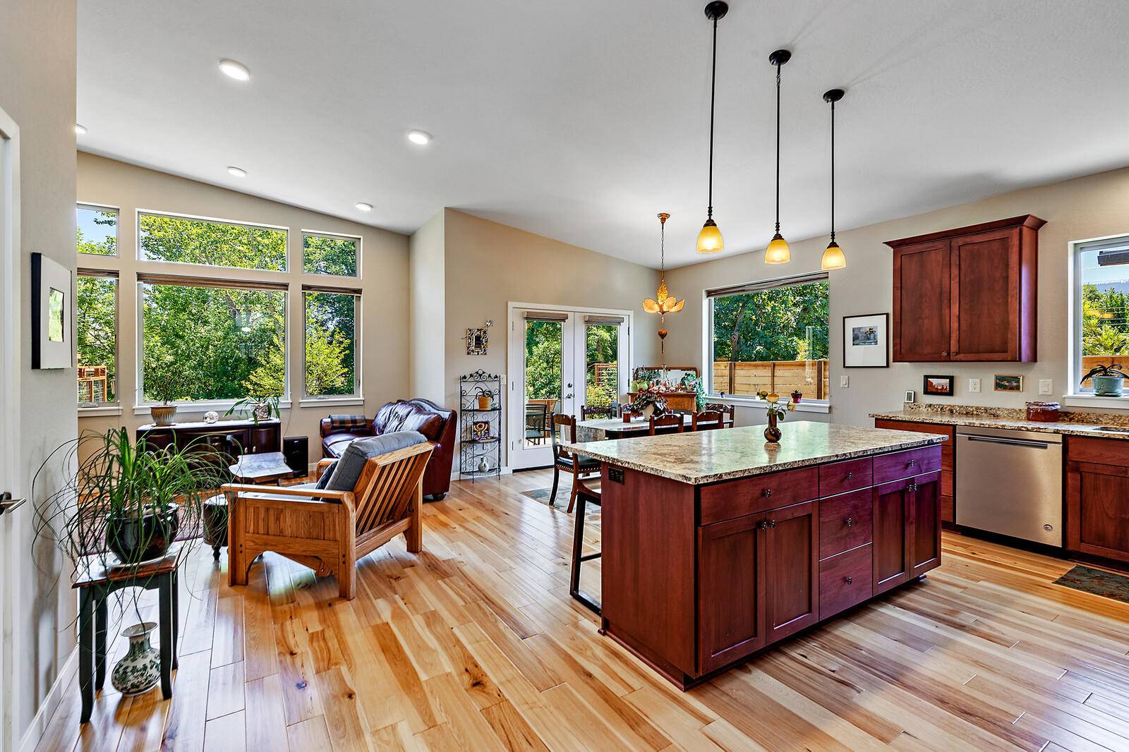 Ashland, OR 97520,819 Briggs LN
