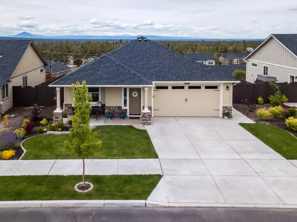 4455 Salmon PL, Redmond, OR 97756