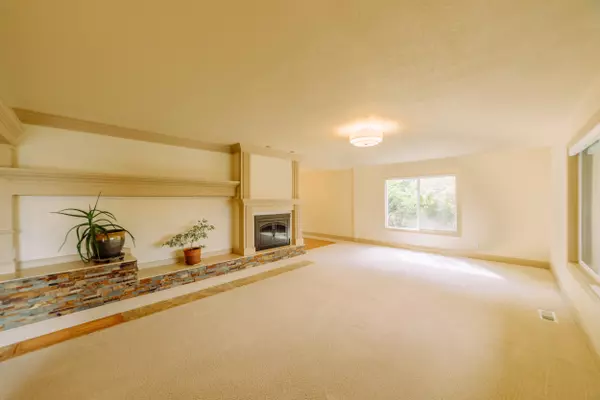 Klamath Falls, OR 97601,830 Loma Linda DR