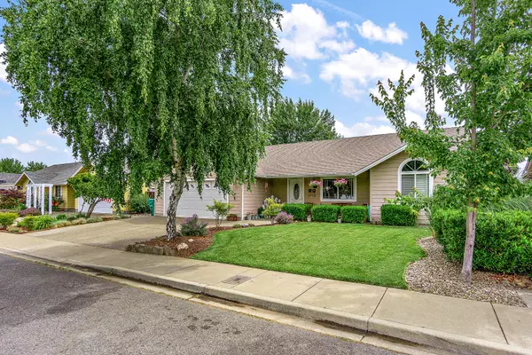 Grants Pass, OR 97527,1679 Nunnwood LN
