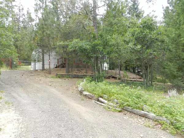 Prospect, OR 97536,449 Flounce Rock RD