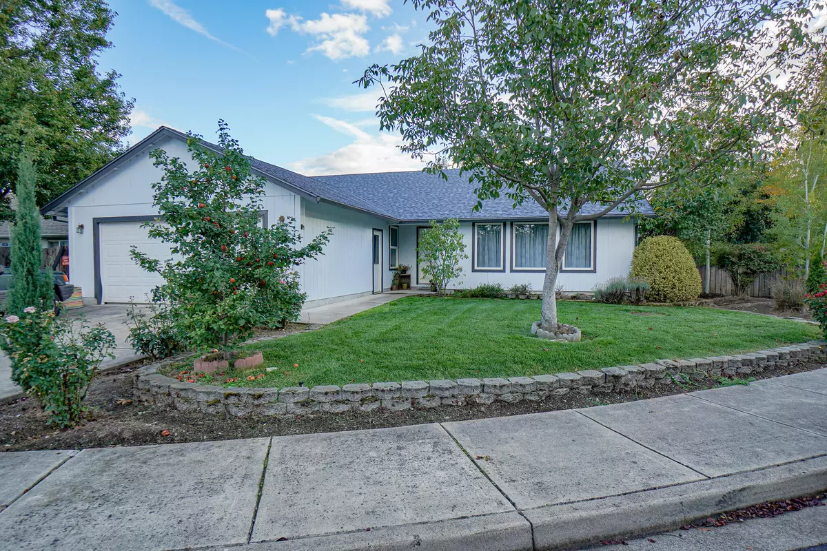 Eagle Point, OR 97524,468 Merlee CIR