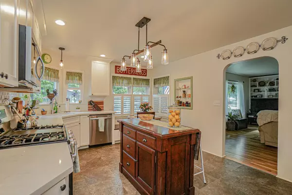 Grants Pass, OR 97526,436 Baker DR