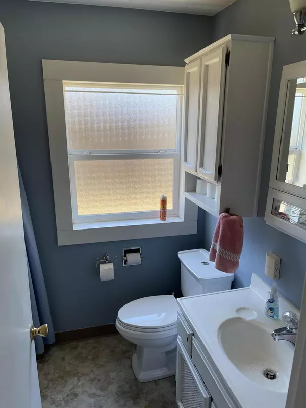 Grants Pass, OR 97526,1146 D ST